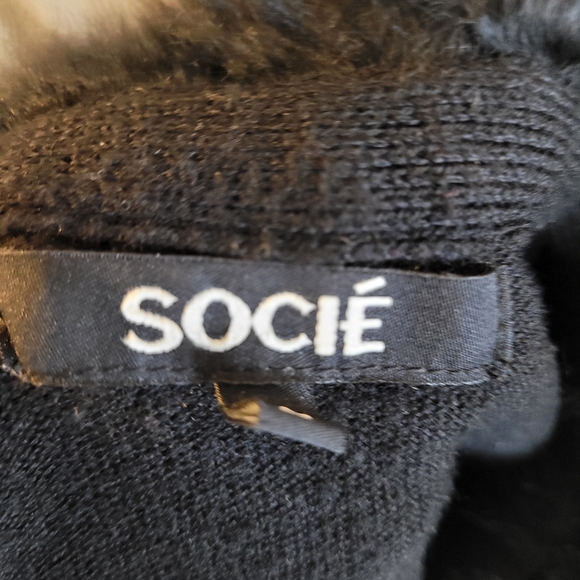 Fur collar sweater - Picture 3 of 4